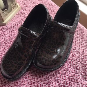Boc Leopard Clogs
